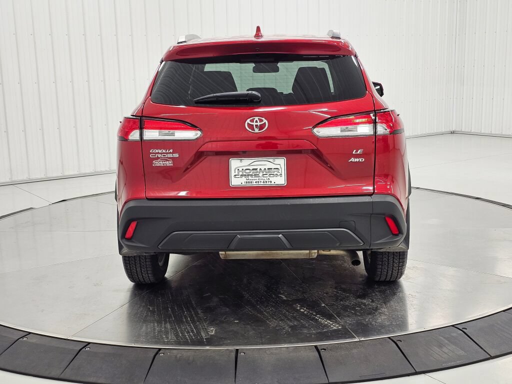 Used 2024 Toyota Corolla Cross LE AWD/4WD image 4