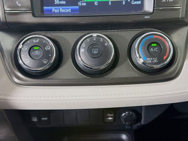 Used 2014 Toyota RAV4 LE FWD image 18