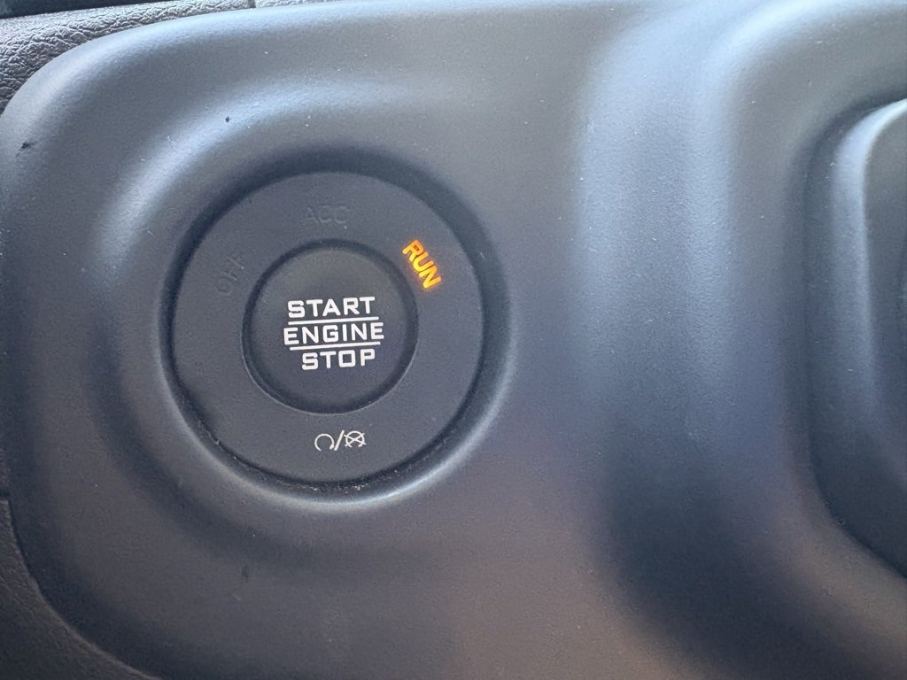 Used 2021 Jeep Wrangler Unlimited Sahara image 32