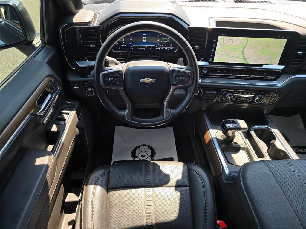 Used 2023 Chevrolet Silverado 1500 High Country w/ Z71 Off-Road Package AWD/4WD image 3