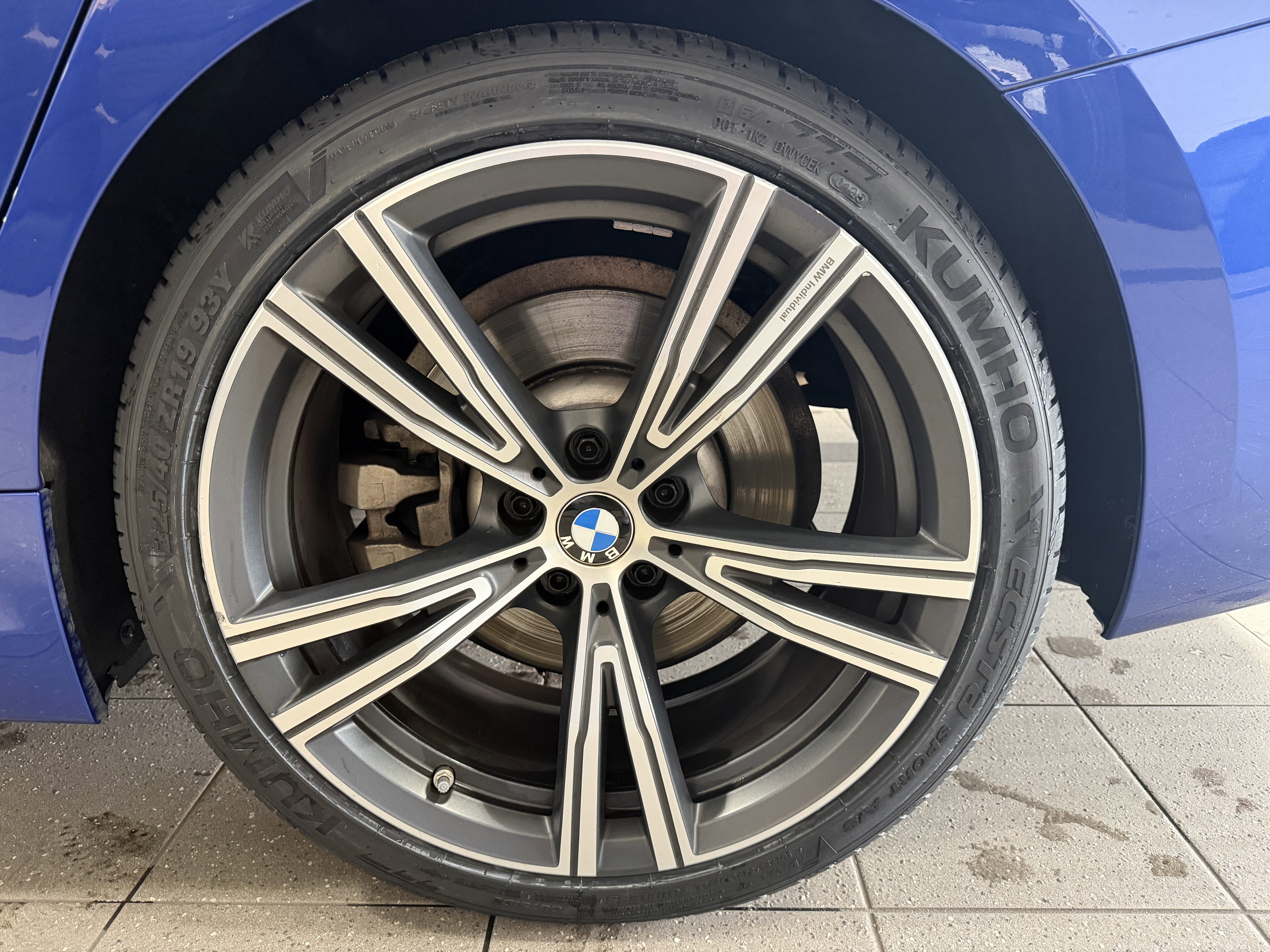 Used 2022 BMW 330i Sedan w/ M Sport Package RWD image 7