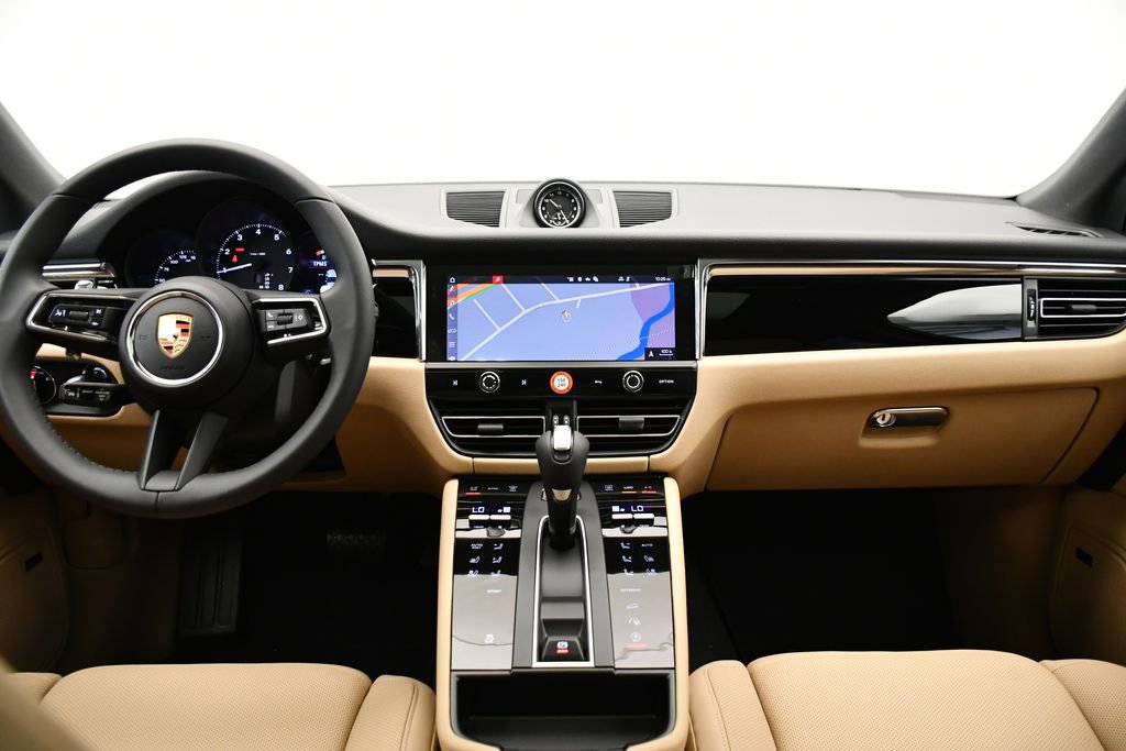 Certified 2025 Porsche Macan Turbo image 22