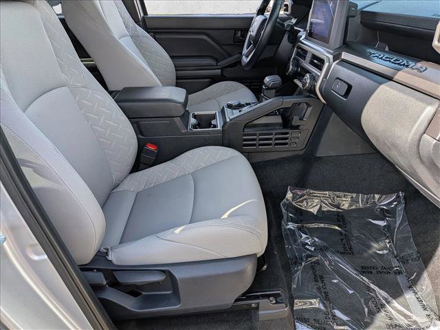 Used 2025 Toyota Tacoma SR5 AWD/4WD image 26