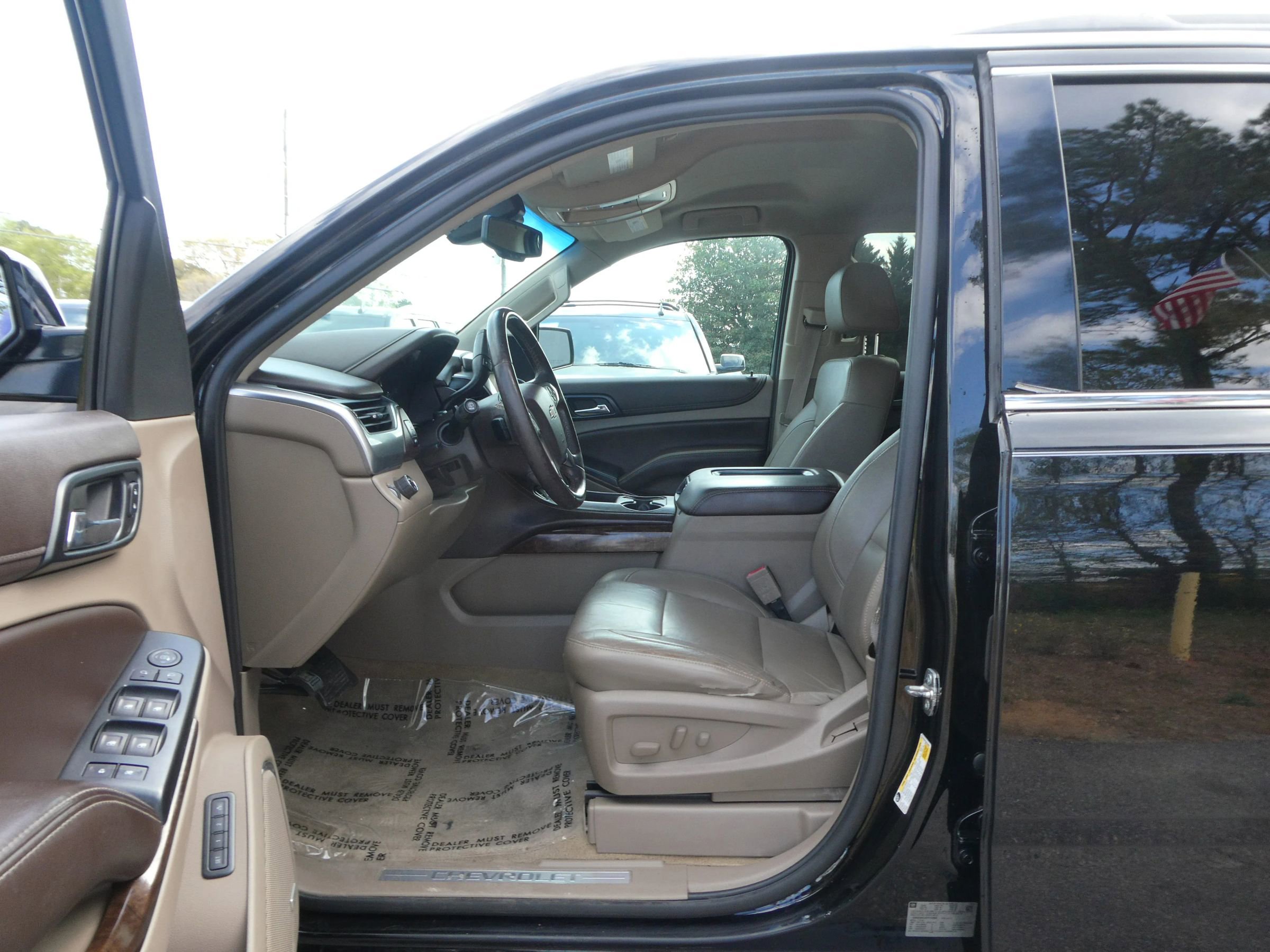 Used 2015 Chevrolet Tahoe LT image 12