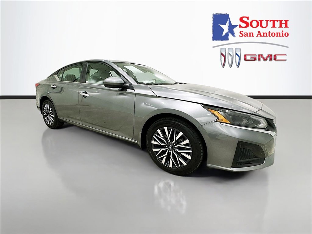 Used 2023 Nissan Altima 2.5 SV w/ SV Premium Package