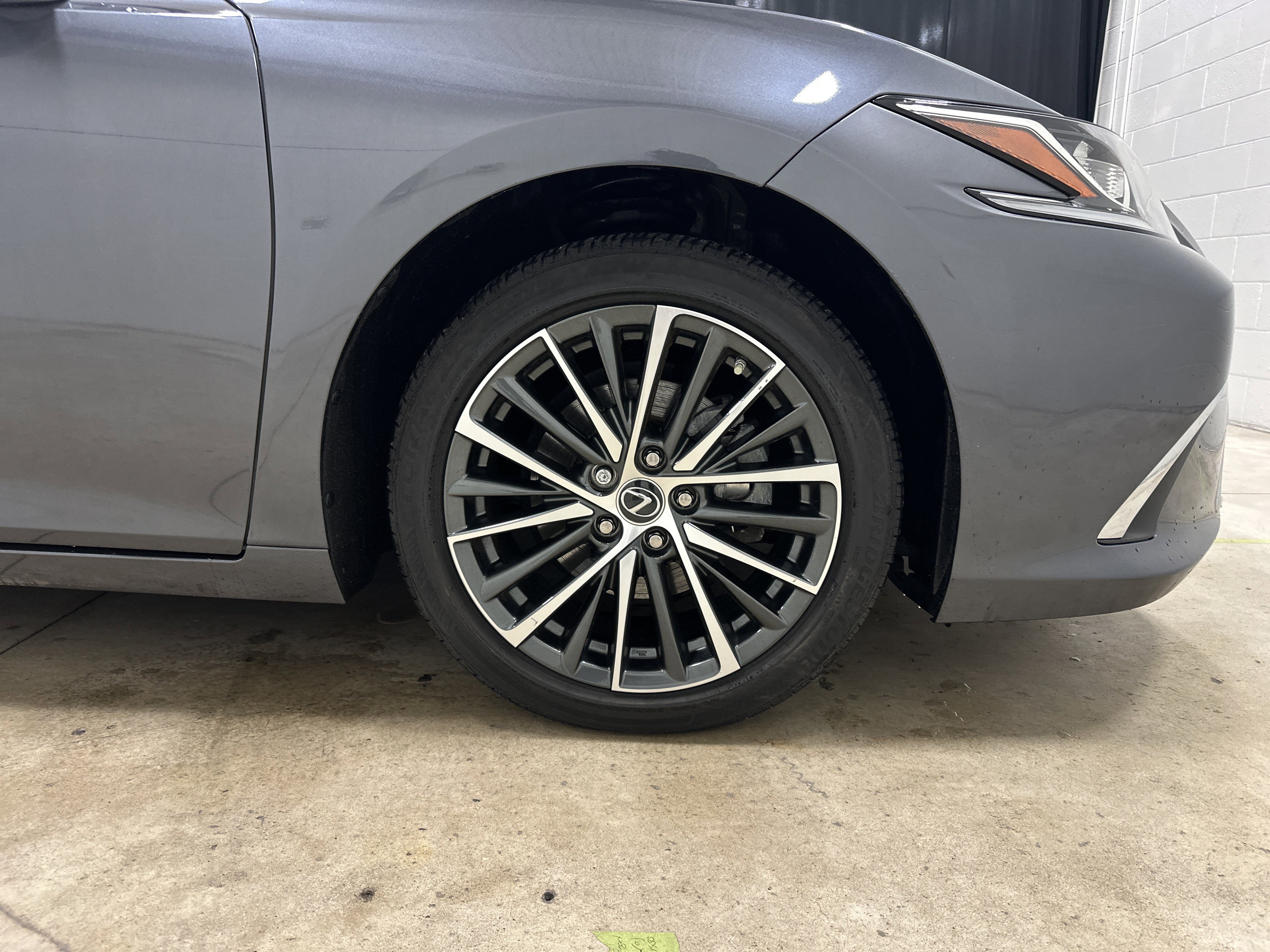 Certified 2023 Lexus ES 350 w/ Premium Package image 13