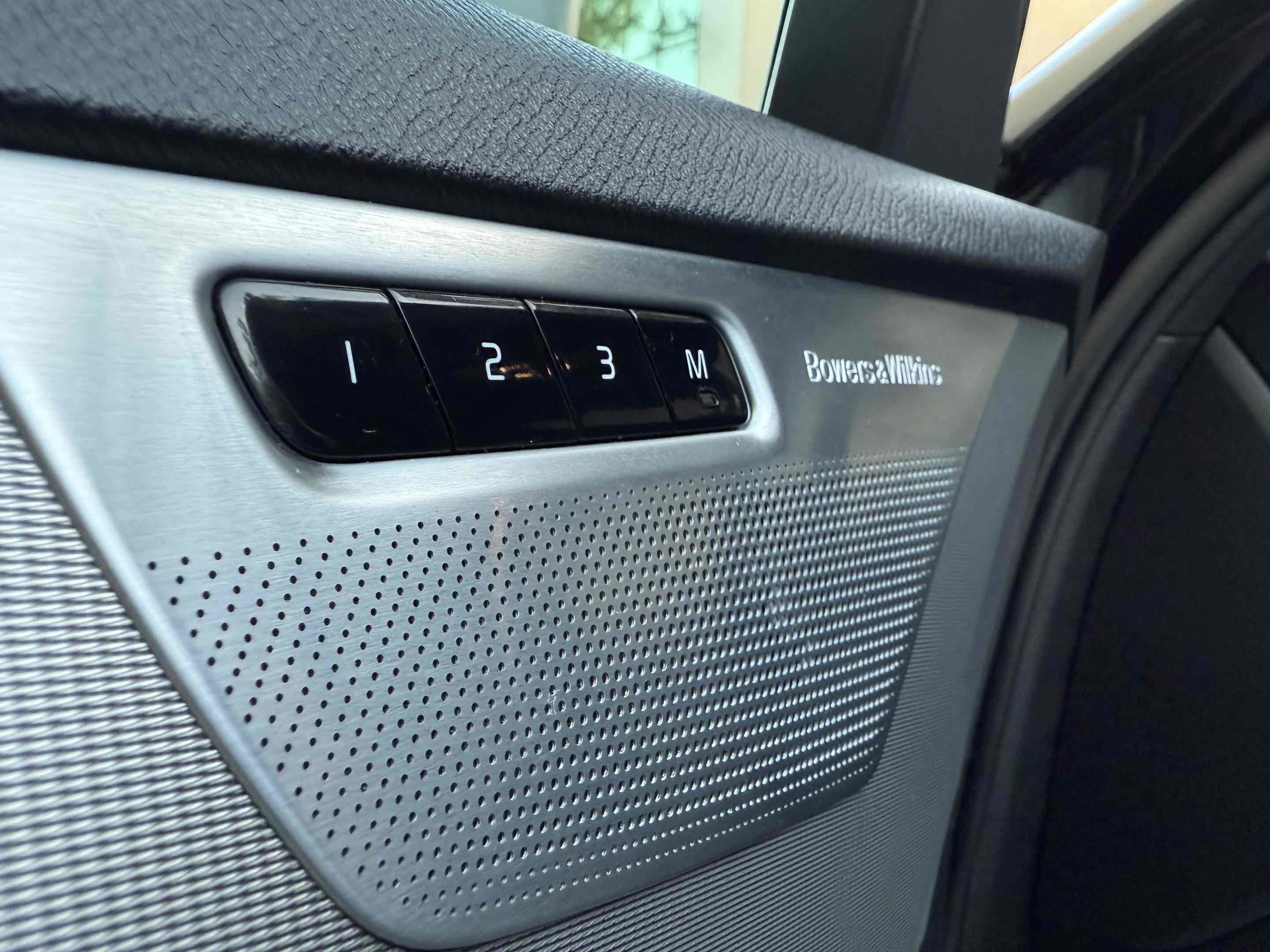 Used 2016 Volvo XC90 T6 R-Design w/ Vision Package image 49