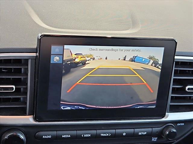 Certified 2025 Hyundai Venue SEL FWD image 13