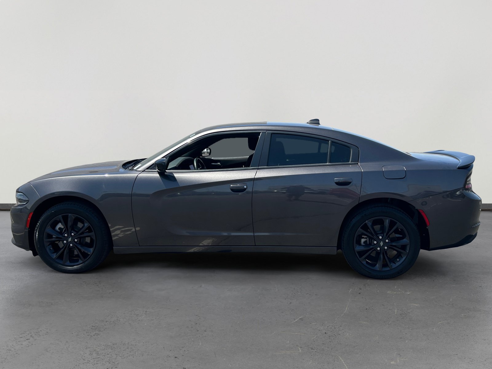 Used 2023 Dodge Charger SXT w/ Blacktop Package AWD/4WD image 2