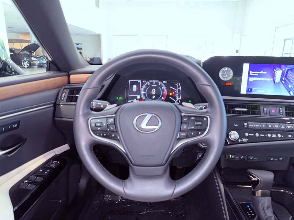 Certified 2024 Lexus ES 350 w/ Premium Package FWD image 17