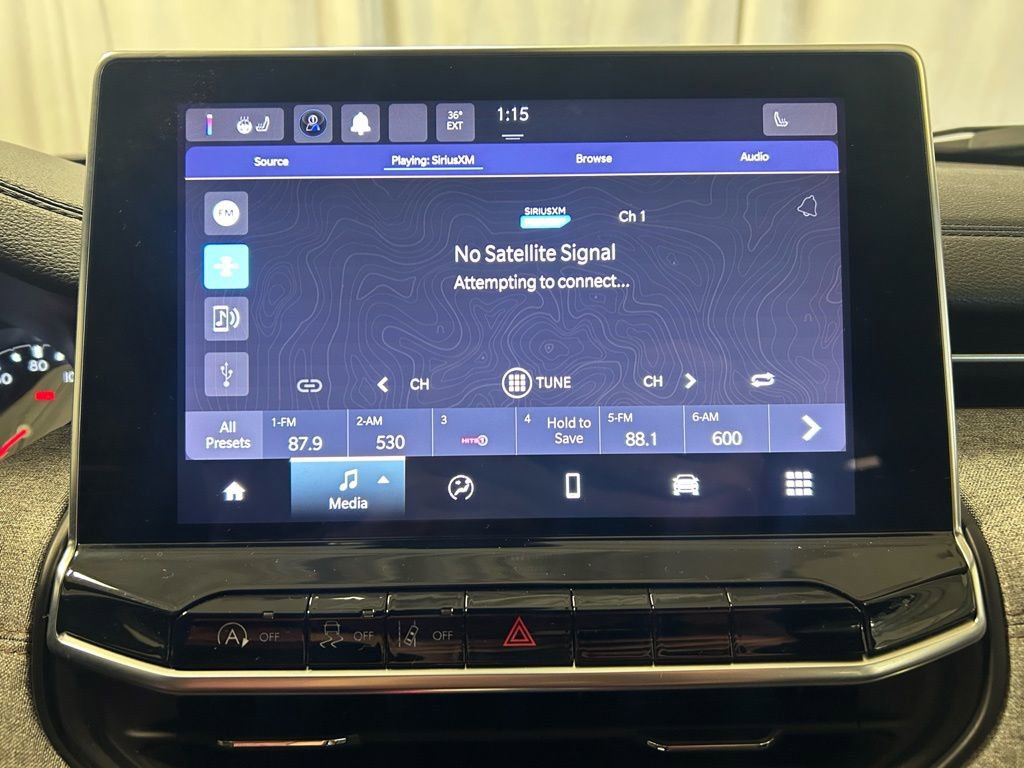 Used 2023 Jeep Compass Latitude image 14