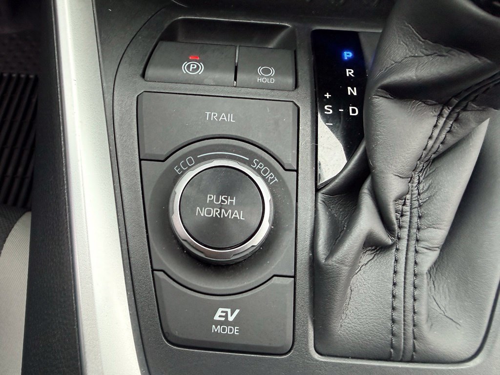 Used 2025 Toyota RAV4 XLE w/ Convenience Package AWD/4WD image 24