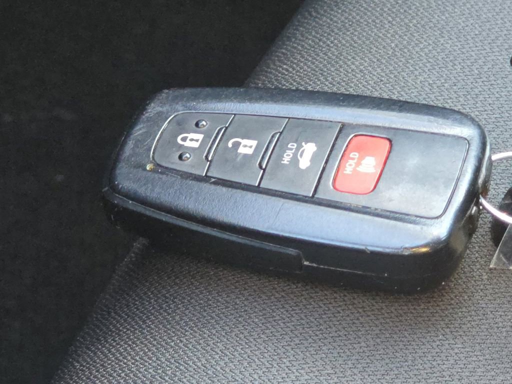 Used 2023 Toyota Camry LE image 31