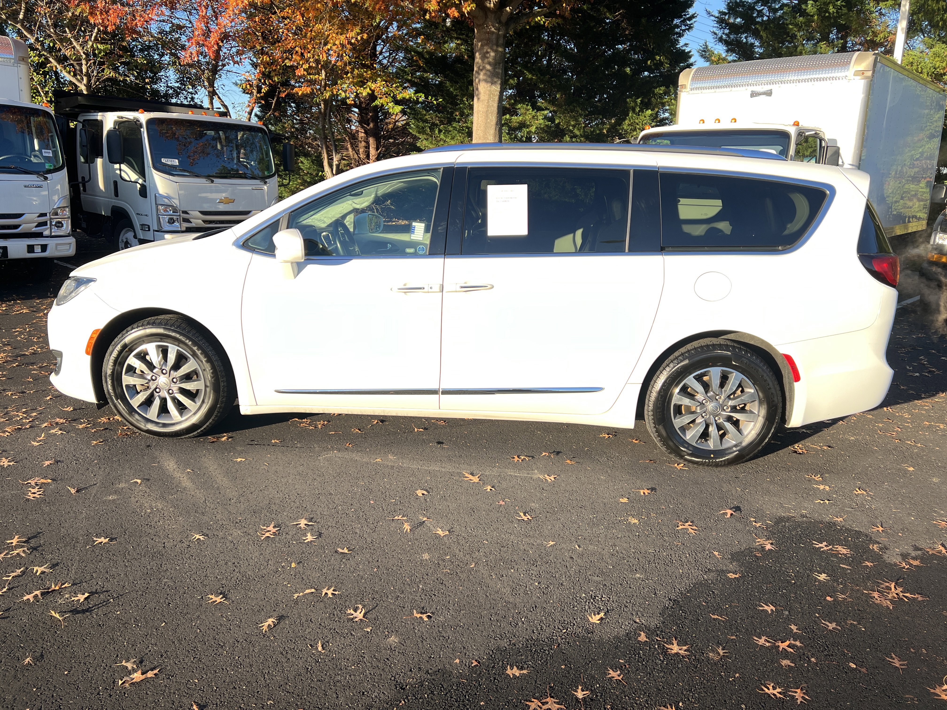 Used 2020 Chrysler Pacifica Touring-L Plus image 7