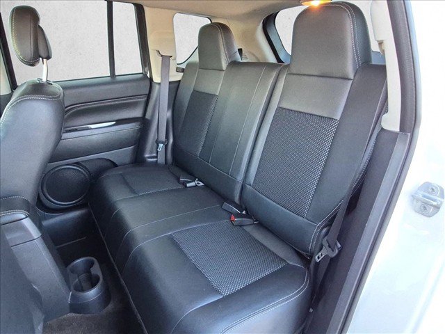 Used 2017 Jeep Compass Latitude AWD/4WD image 16