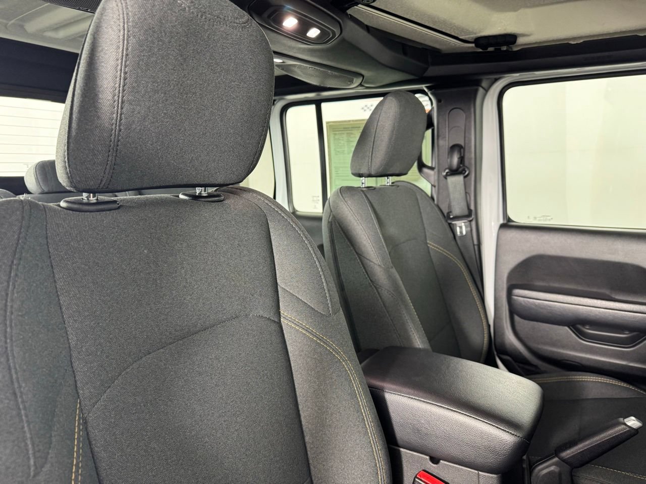 Used 2024 Jeep Gladiator Sport AWD/4WD image 34