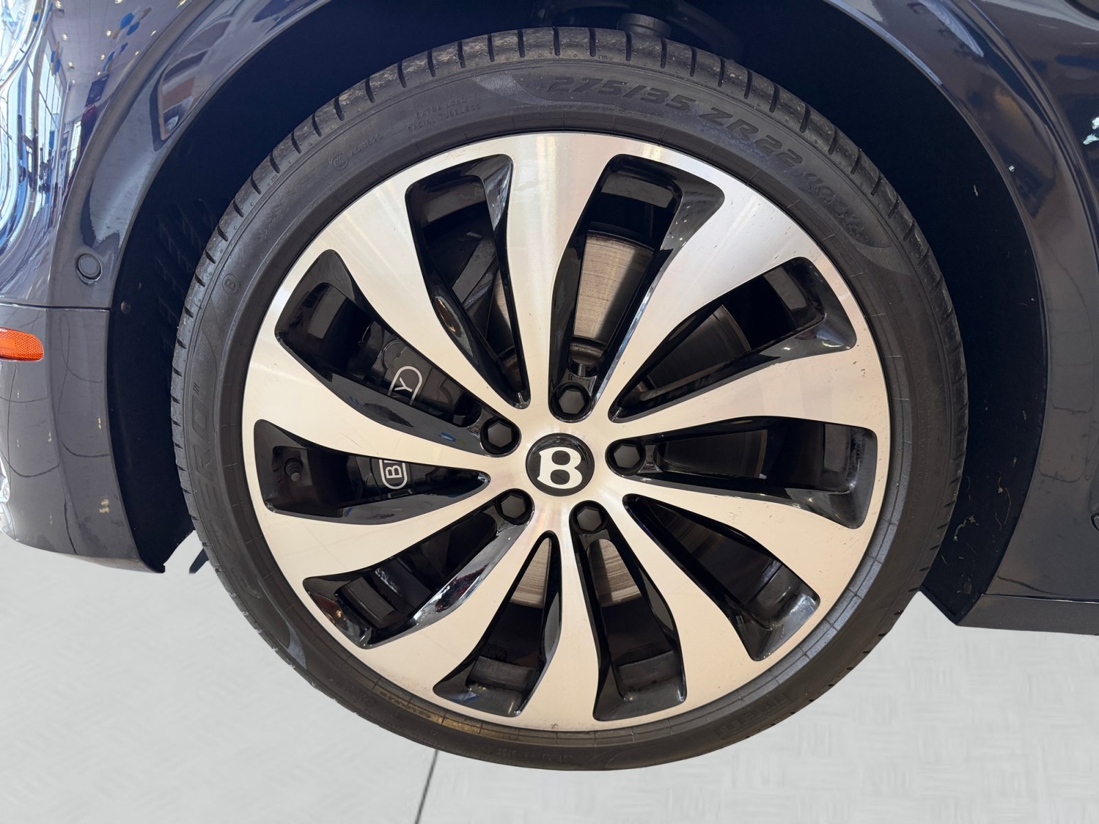 Used 2024 Bentley Flying Spur V8 AWD/4WD image 14