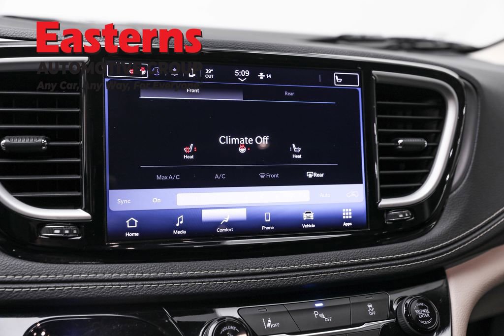 Used 2022 Chrysler Pacifica Touring-L image 19