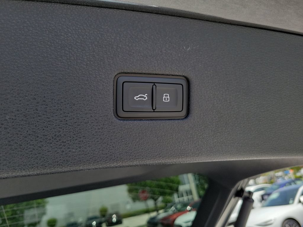 New 2026 Audi SQ8 Prestige AWD/4WD image 30