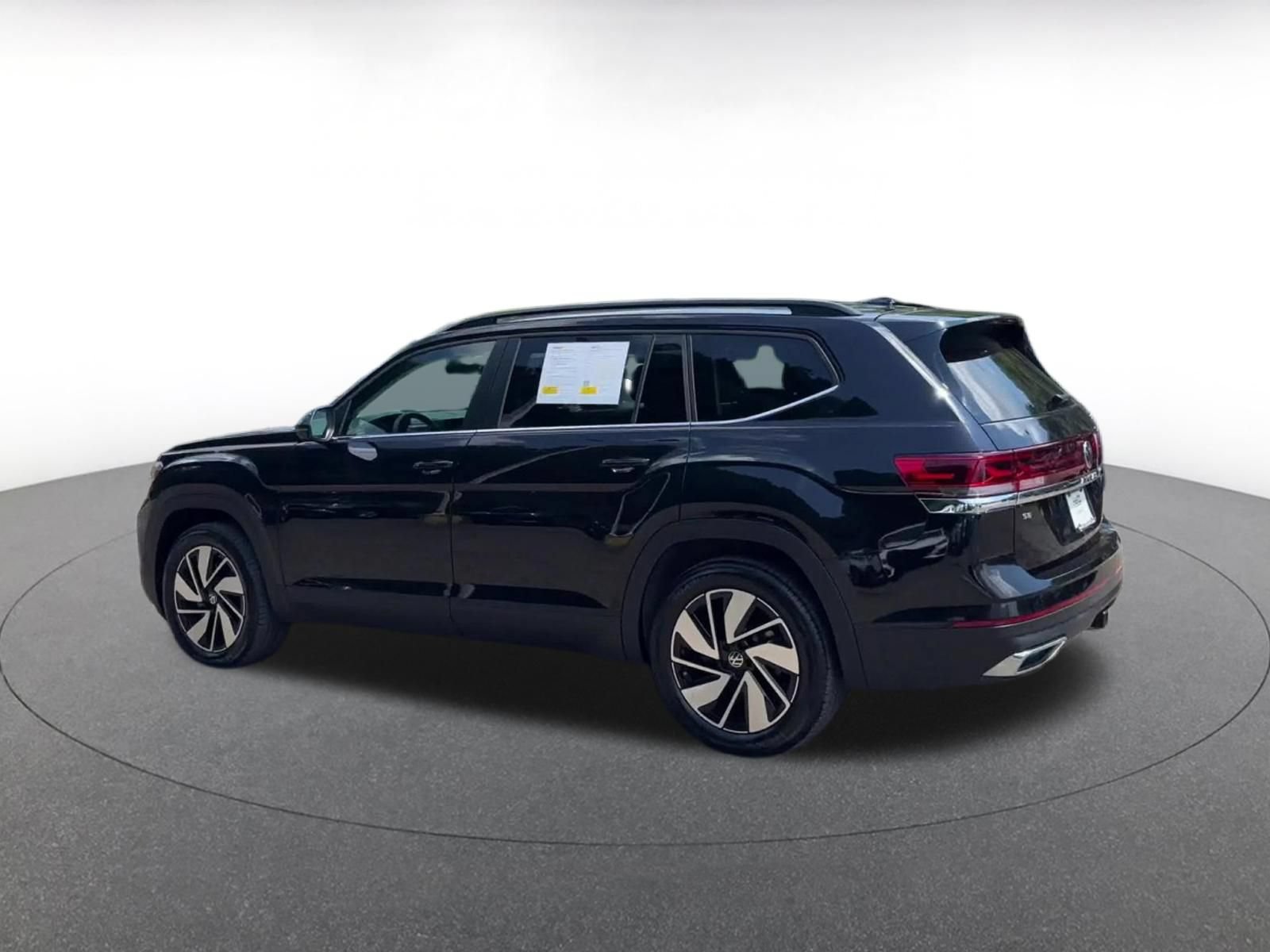 Used 2026 Volkswagen Atlas SE FWD image 10