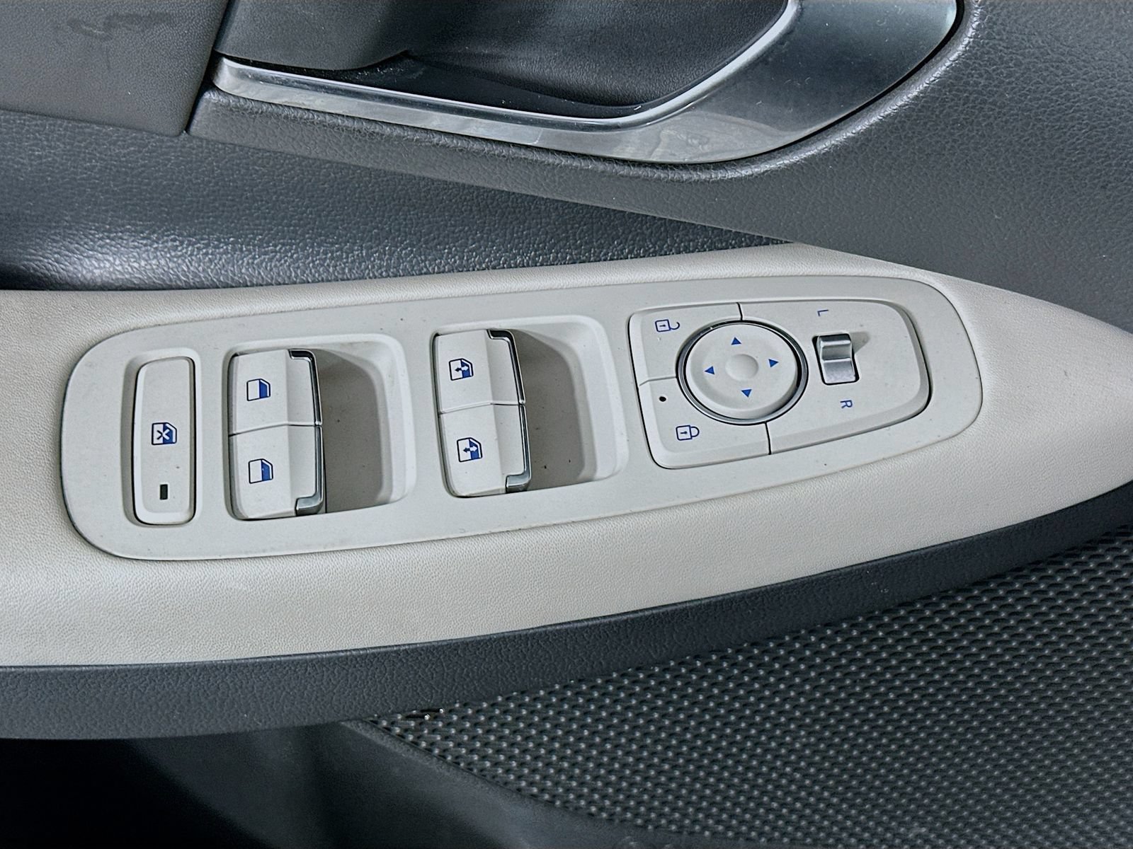 Used 2023 Hyundai Sonata SEL FWD image 18