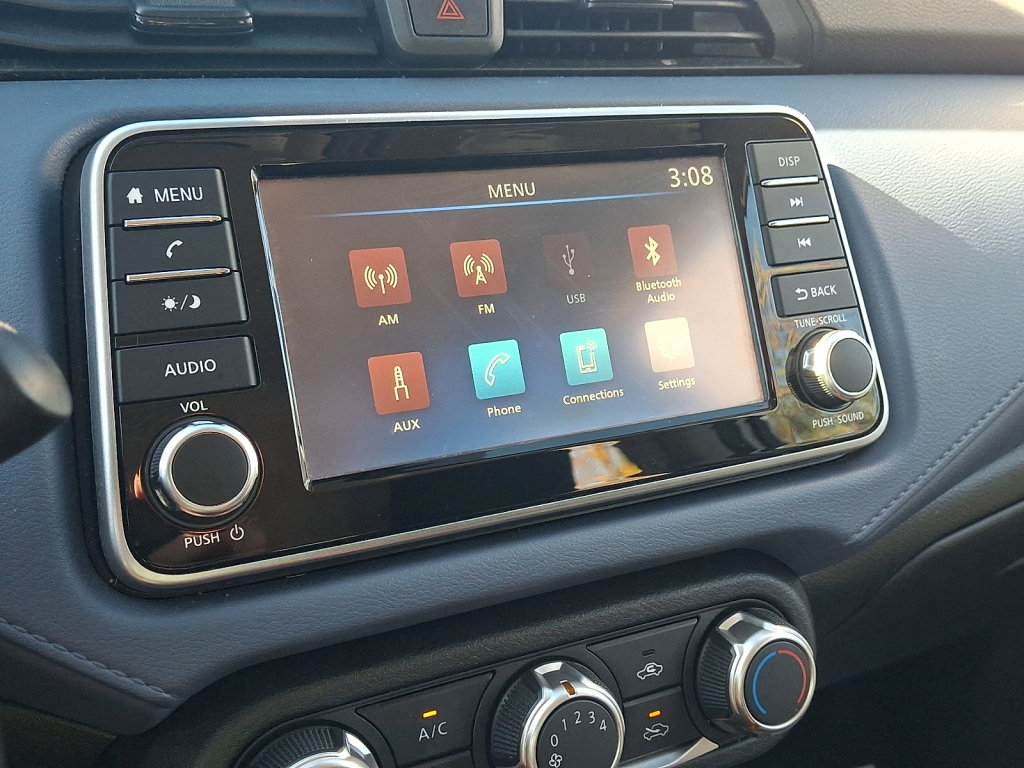 Used 2024 Nissan Versa SV FWD image 27