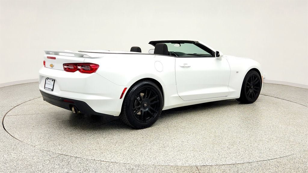 Used 2020 Chevrolet Camaro LT RWD image 5