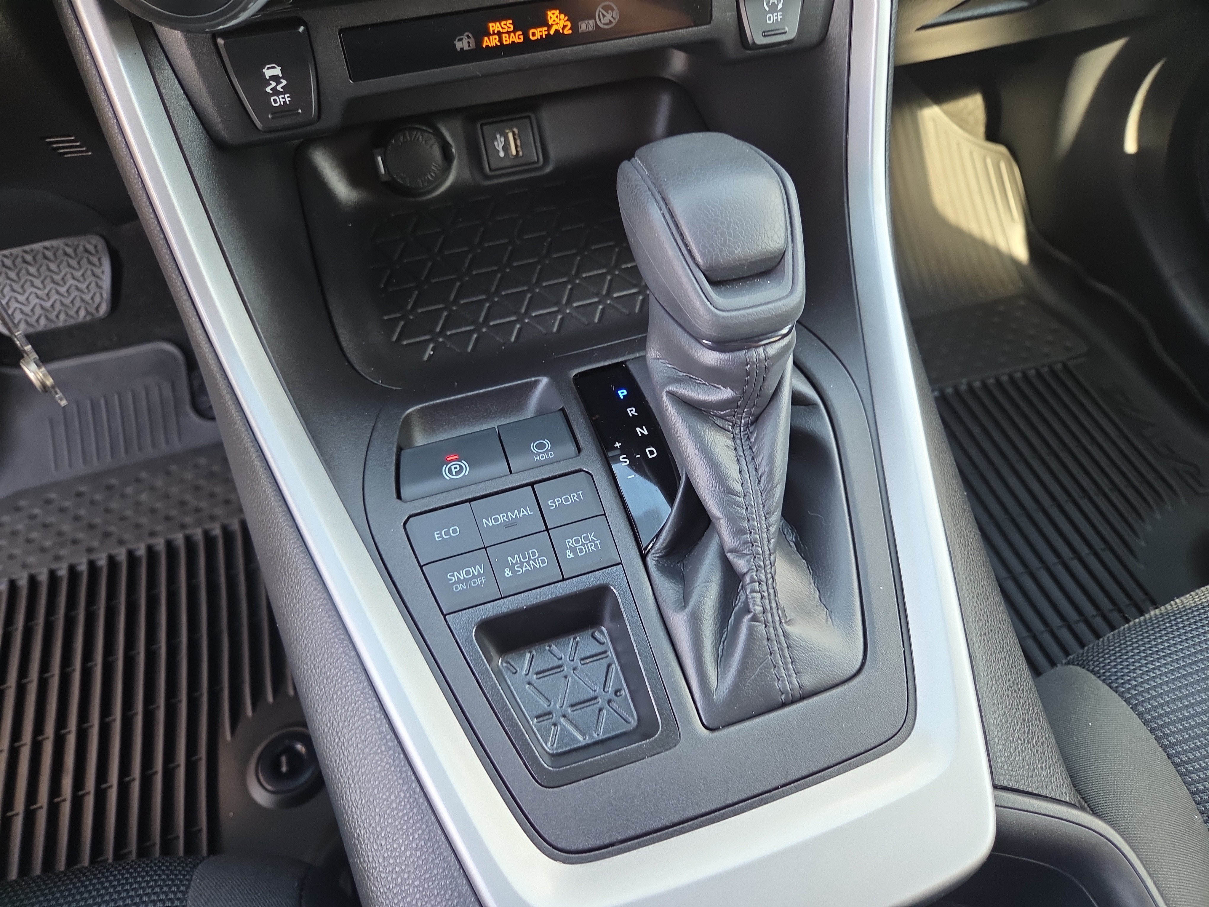 Certified 2023 Toyota RAV4 LE AWD/4WD image 28