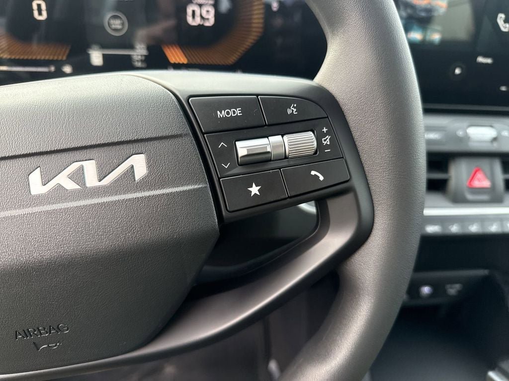 New 2026 Kia K4 LXS FWD image 17