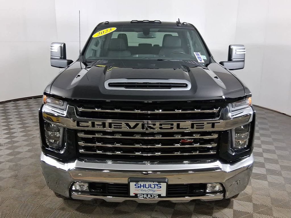 Used 2023 Chevrolet Silverado 2500 LTZ image 3
