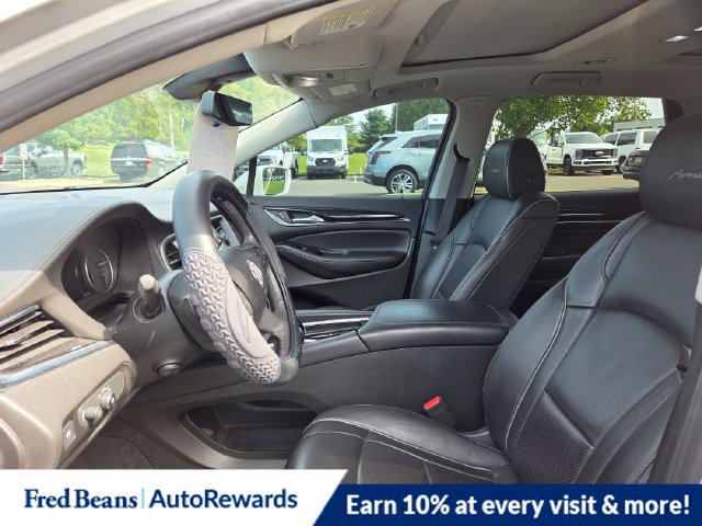 Used 2020 Buick Enclave Avenir w/ Avenir Technology Package AWD/4WD image 3