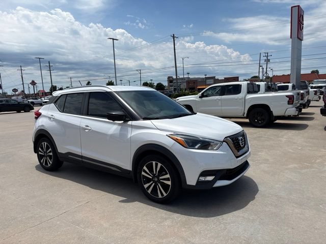 Used 2019 Nissan Kicks SR FWD image 2