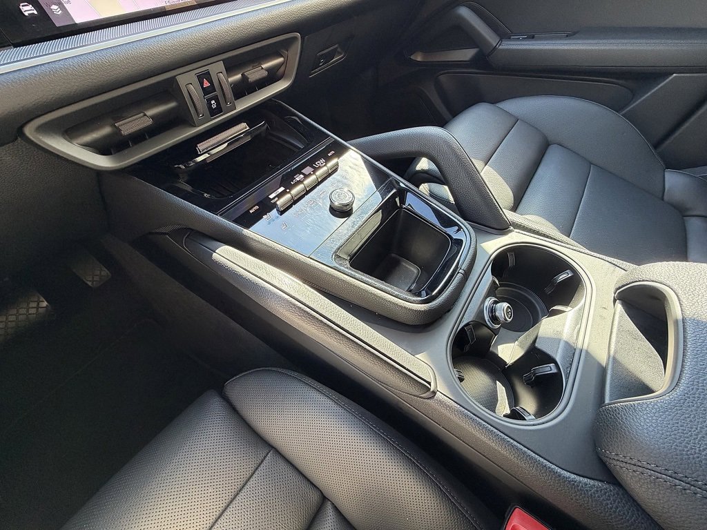 Certified 2025 Porsche Cayenne image 15