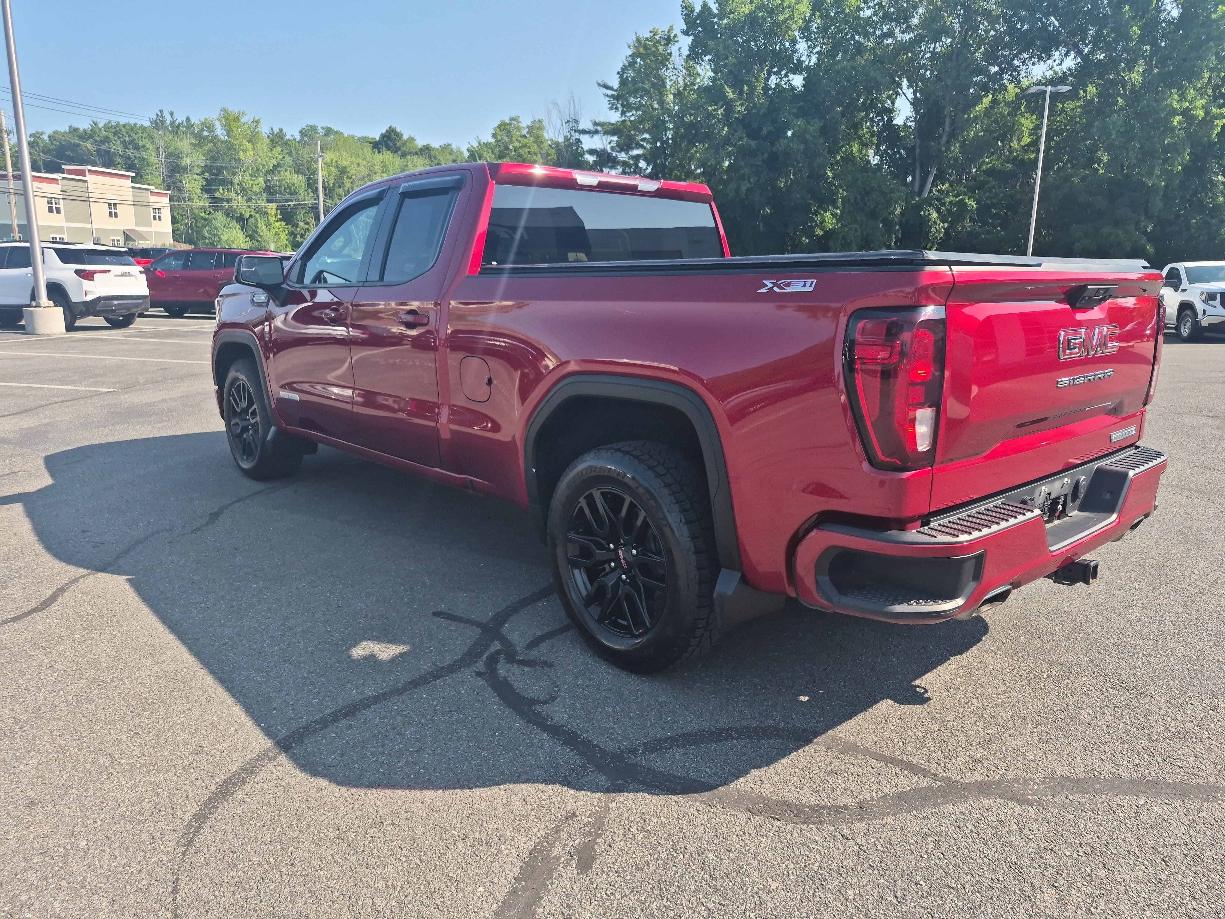 Used 2023 GMC Sierra 1500 Elevation AWD/4WD image 3