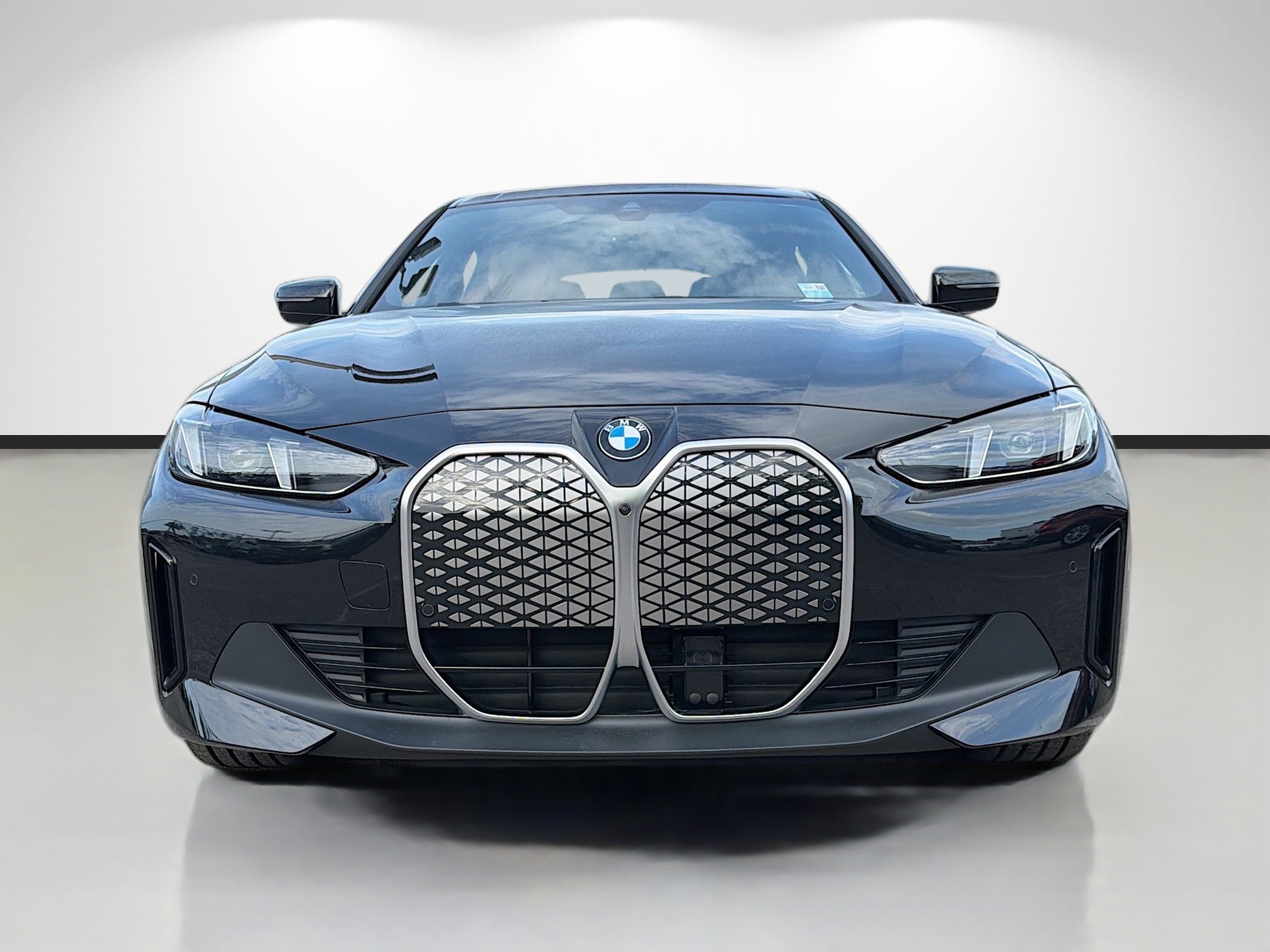 New 2026 BMW i4 eDrive40 w/ Parking Assistance Package image 8