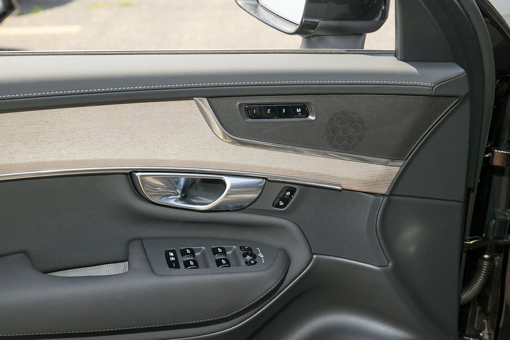 New 2025 Volvo XC90 B6 Plus w/ Protection Package image 10