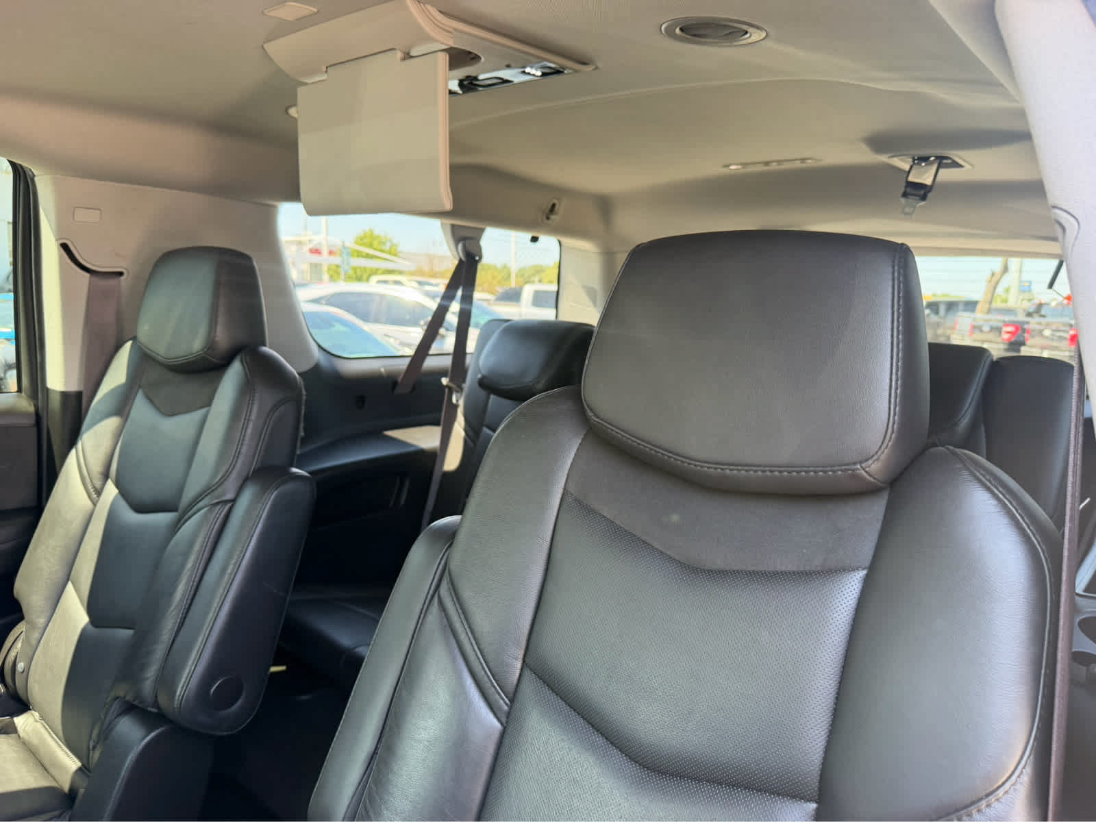 Used 2017 Cadillac Escalade ESV Luxury AWD/4WD image 22