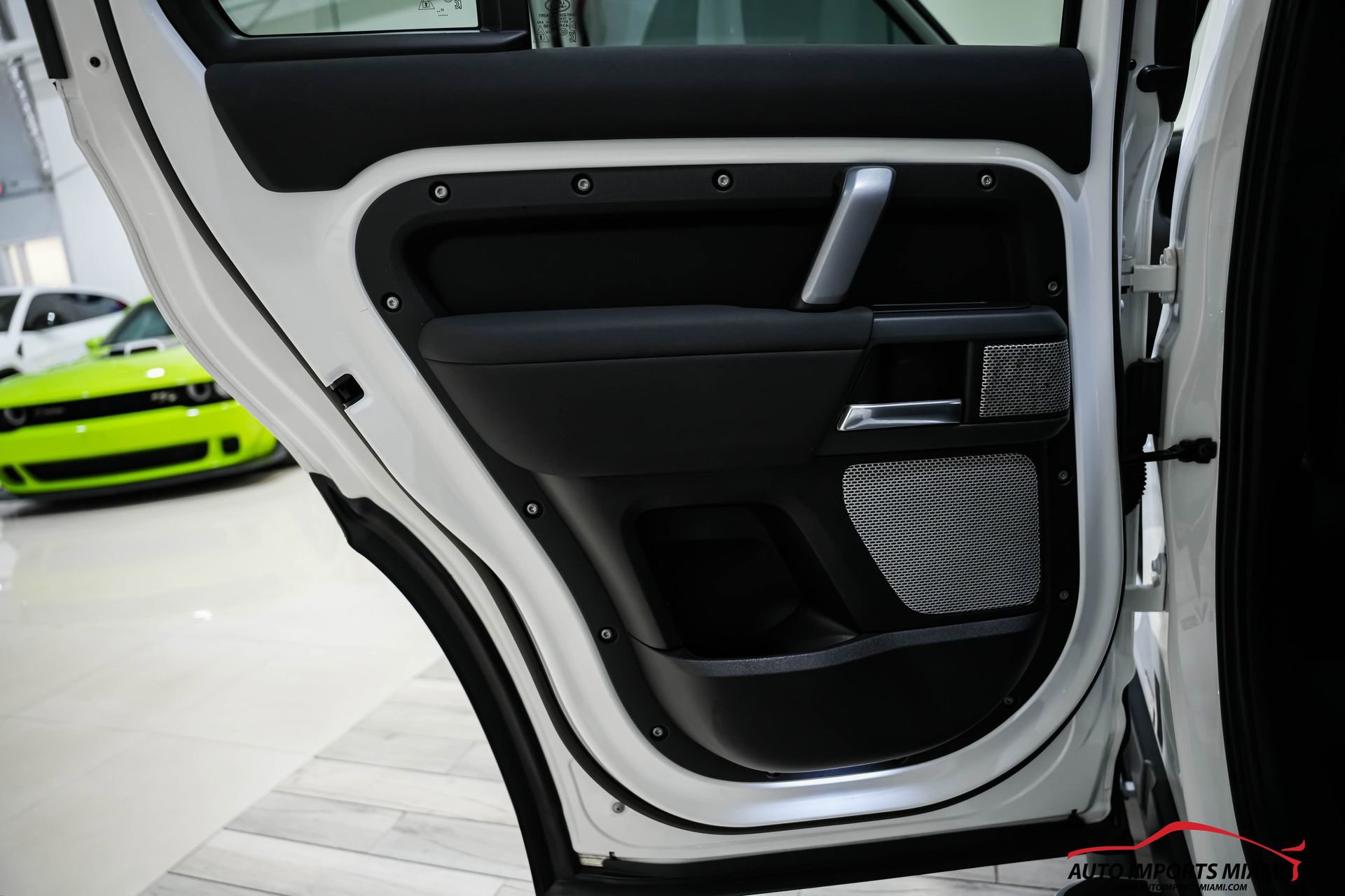 Used 2023 Land Rover Defender 130 X-Dynamic SE image 57