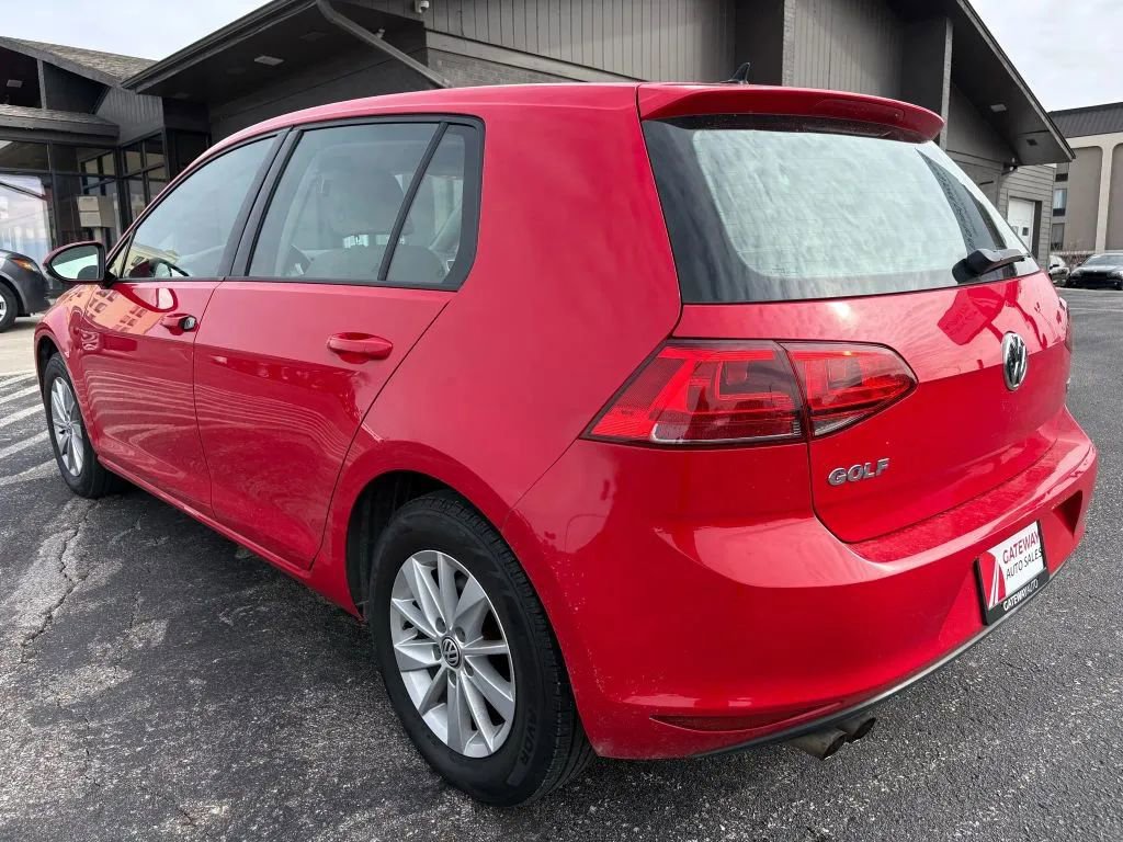 Used 2015 Volkswagen Golf S image 3