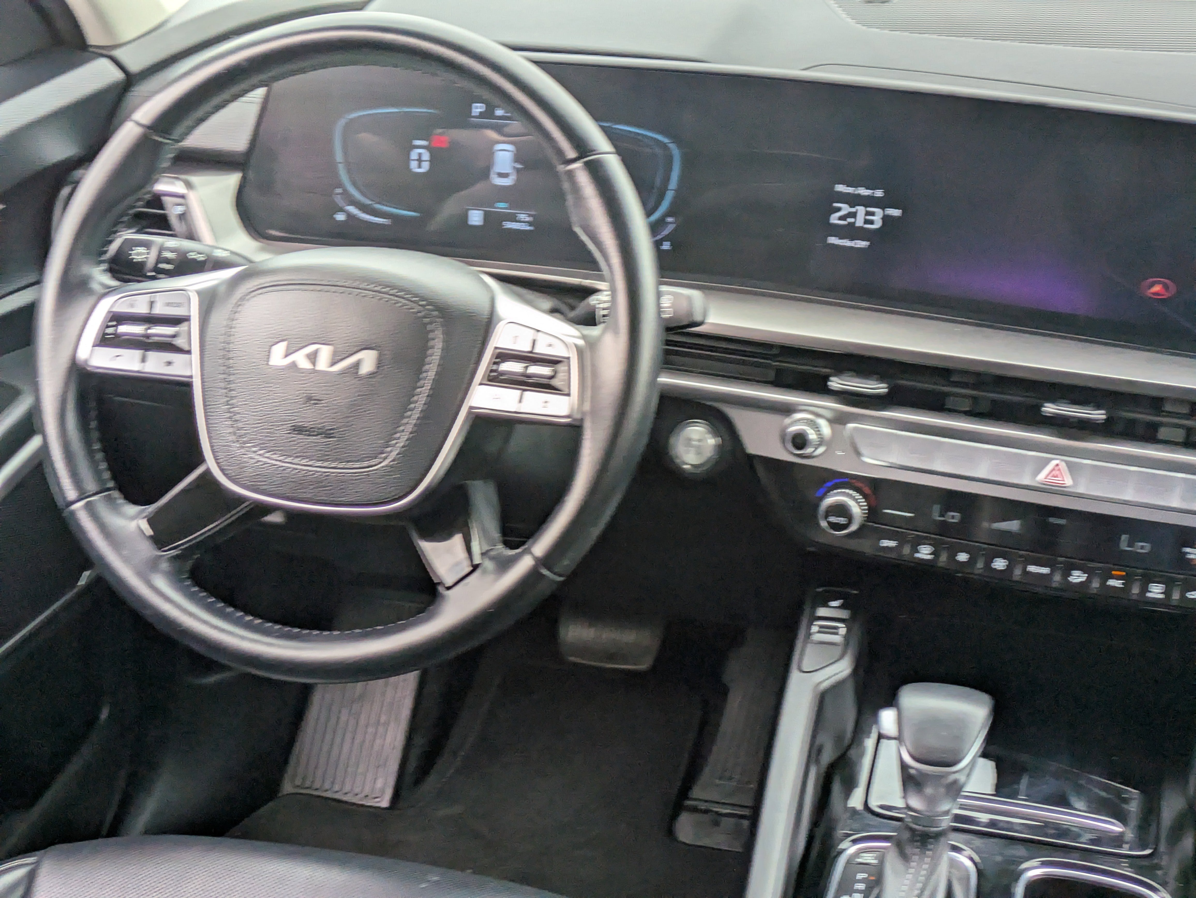 Used 2025 Kia Telluride S FWD image 17