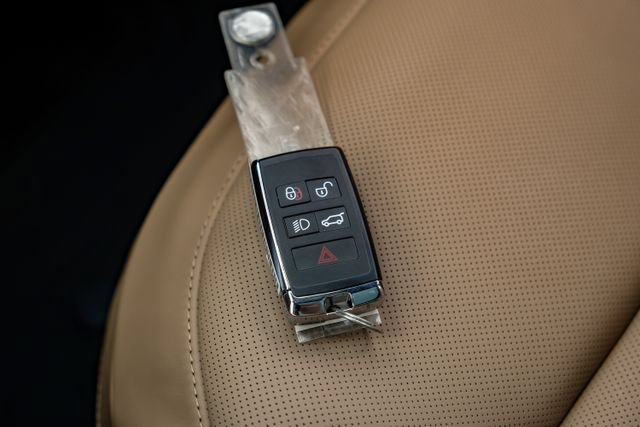 New 2026 Land Rover Range Rover SE AWD/4WD image 76