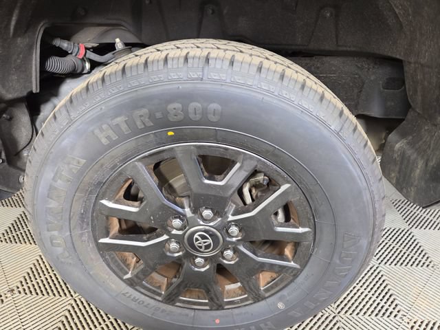 Used 2025 Toyota 4Runner SR5 AWD/4WD image 11
