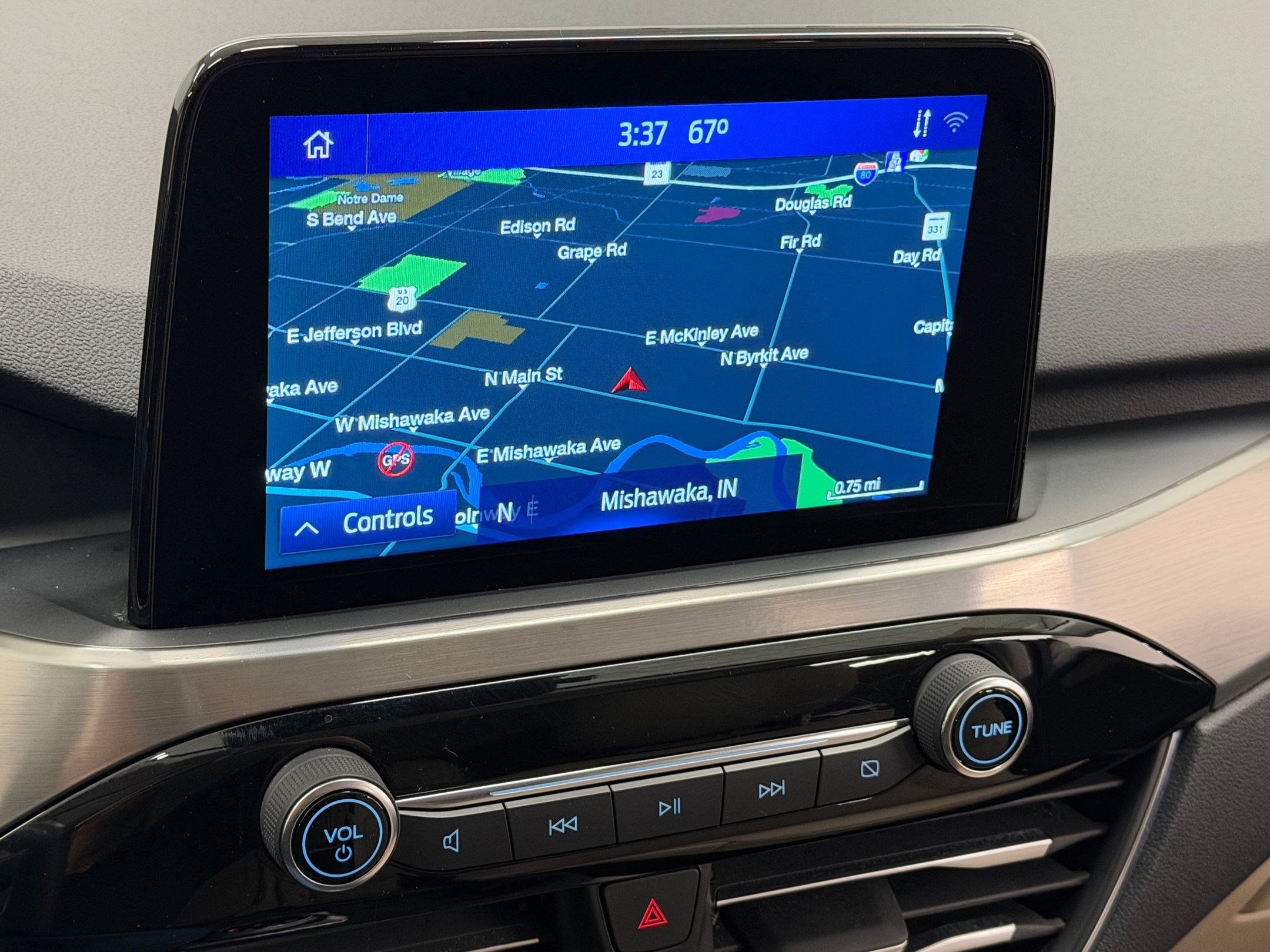 Used 2022 Ford Escape Titanium image 25