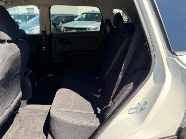 Used 2023 Nissan Rogue S image 34