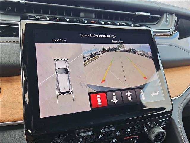 Used 2023 Jeep Grand Cherokee Summit AWD/4WD image 14