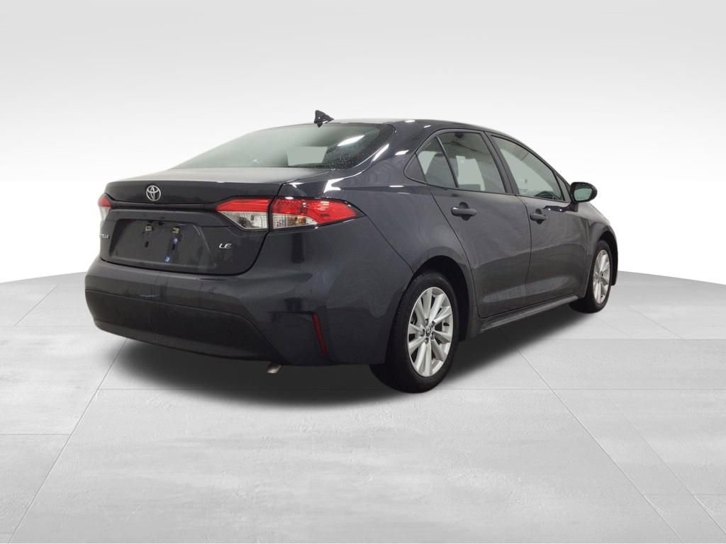 Used 2024 Toyota Corolla LE w/ LE Convenience Package image 4