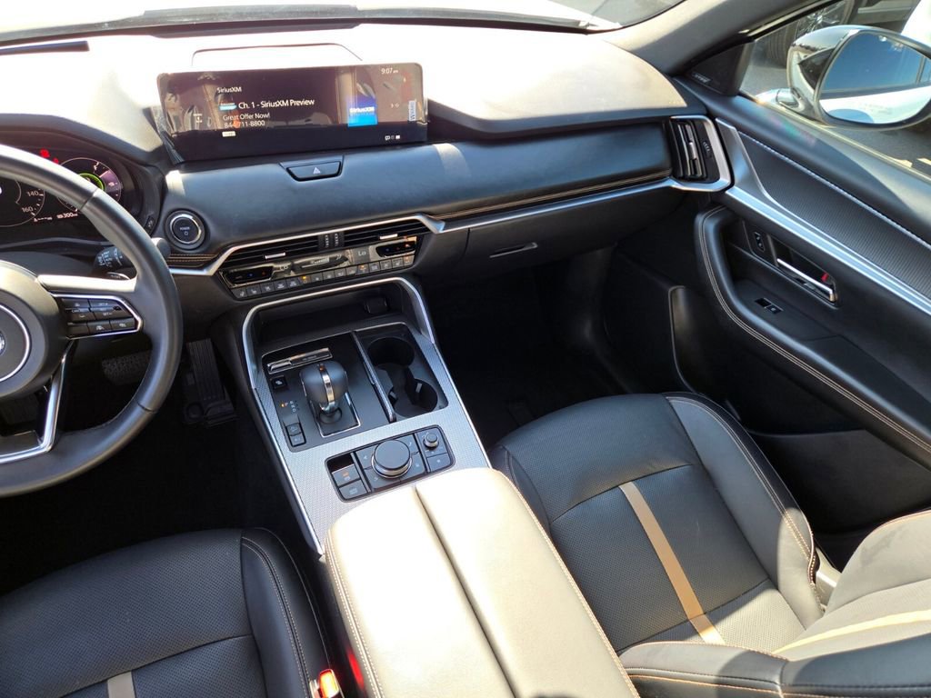 Used 2025 MAZDA CX-70 Plug-In Hybrid w/ Premium Plus AWD/4WD image 16
