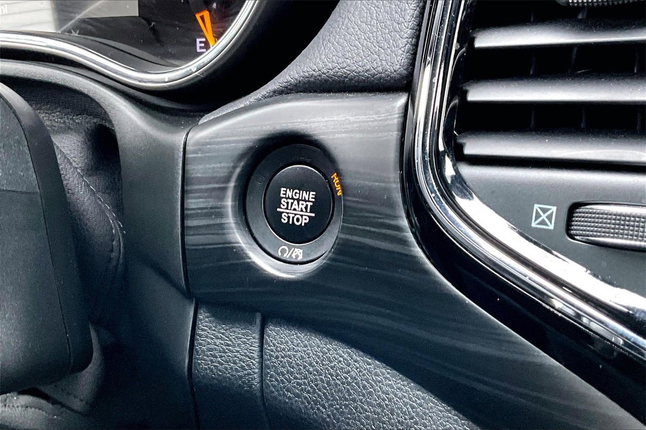 Certified 2020 Jeep Grand Cherokee Laredo image 27