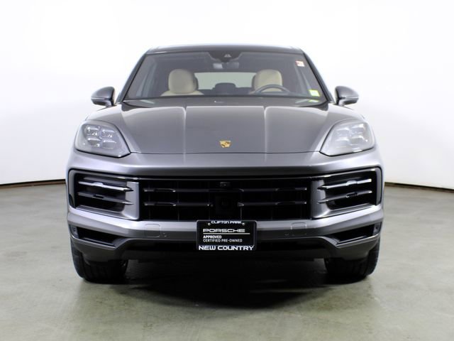 Certified 2025 Porsche Cayenne AWD/4WD image 6