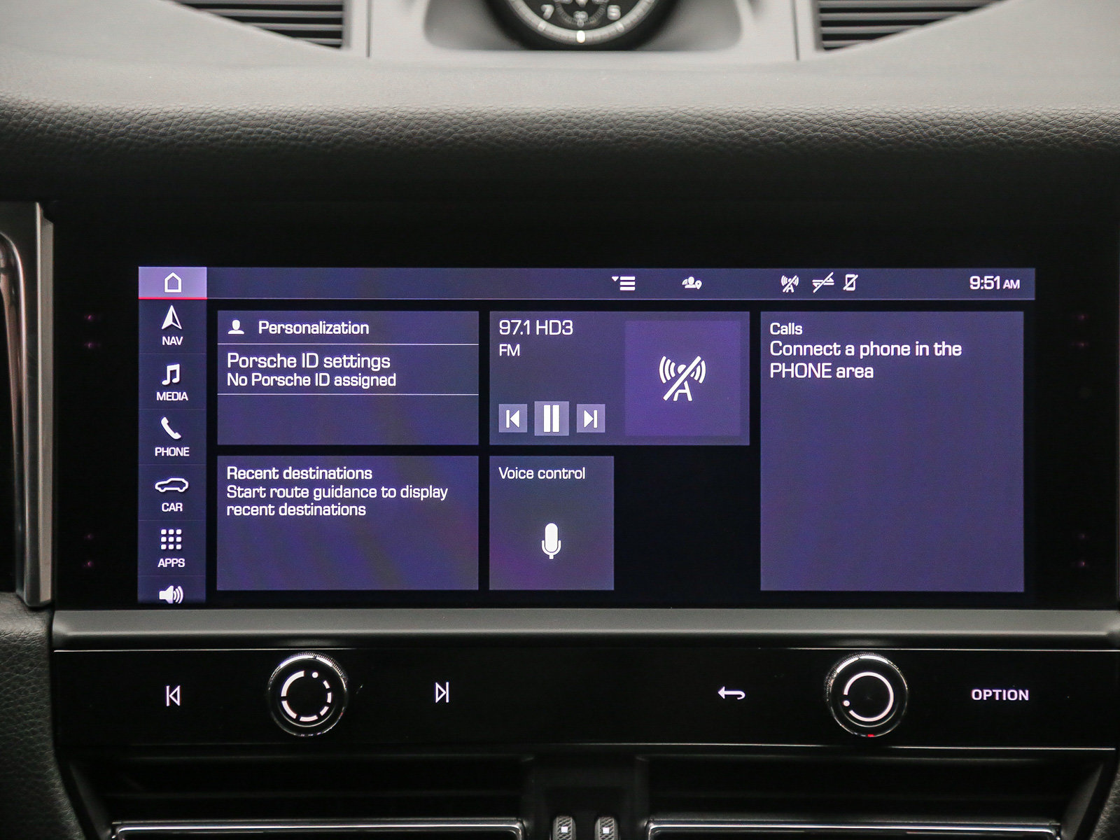 Certified 2023 Porsche Macan AWD/4WD image 18